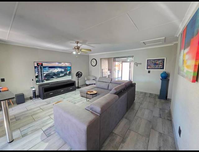 4 BEDROOM HOUSE FOR SALE IN MISTY BAY
